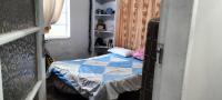 Bed Room 1 - 13 square meters of property in Bezuidenhout Valley