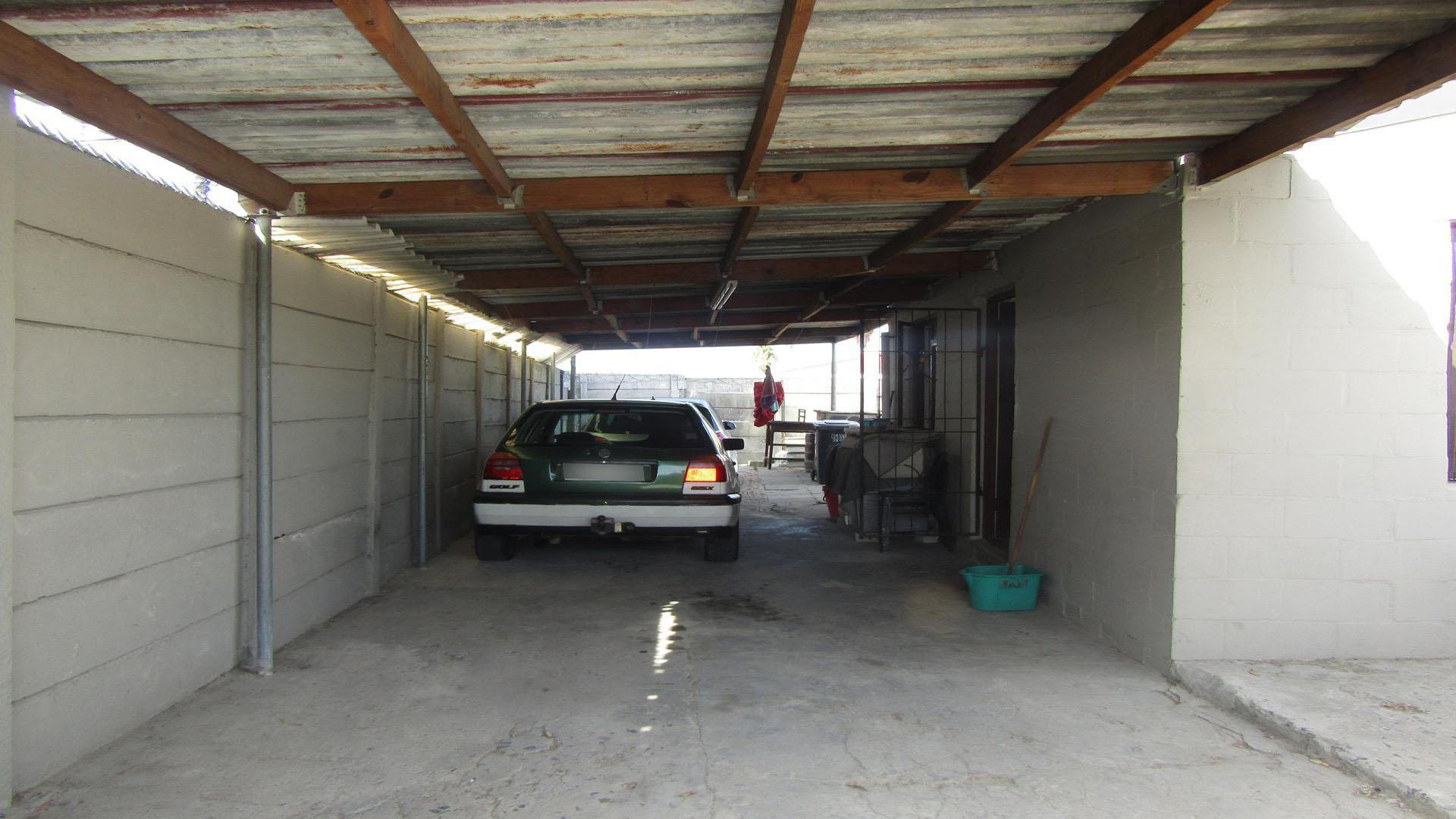 Spaces - 2 square meters of property in Roosendal