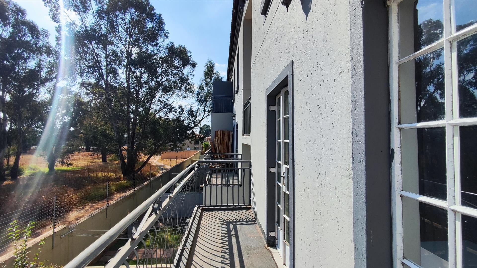 Balcony - 10 square meters of property in Brakpan