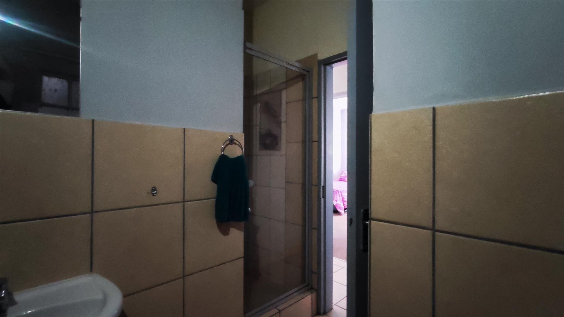 Bed Room 1 - 13 square meters of property in Brakpan