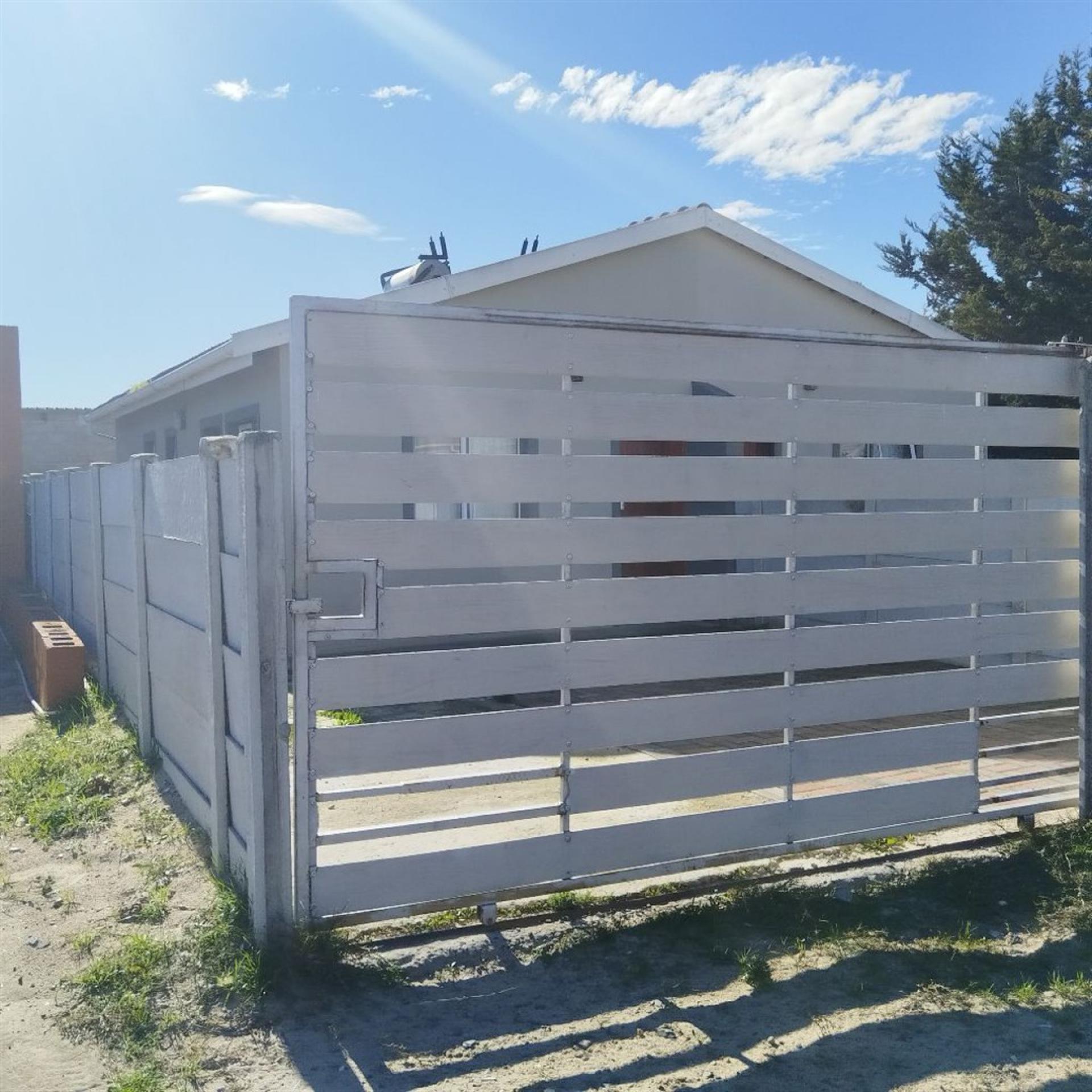 Front View of property in Blue Downs