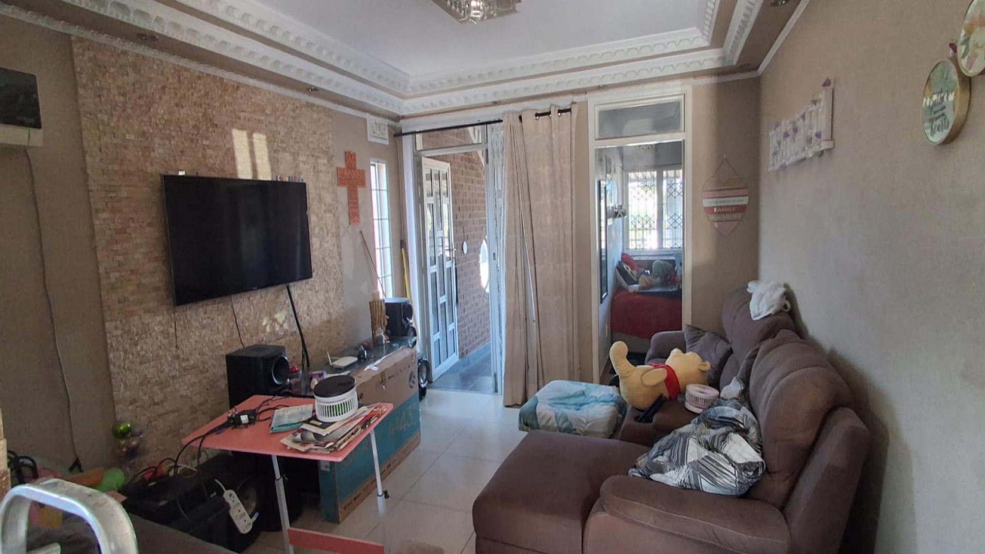 Lounges of property in Tongaat