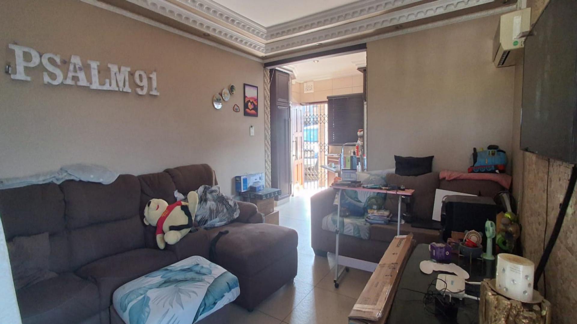 Lounges of property in Tongaat
