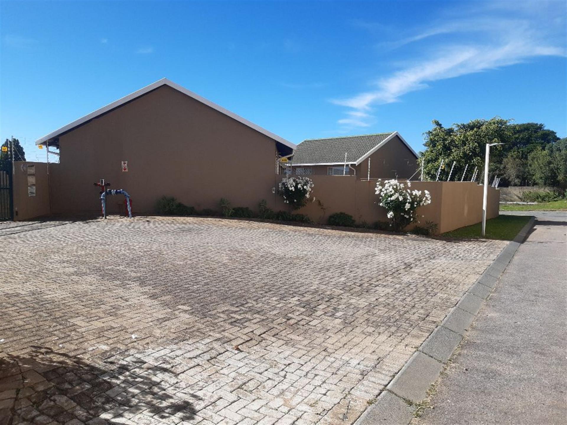 Front View of property in Sundowner