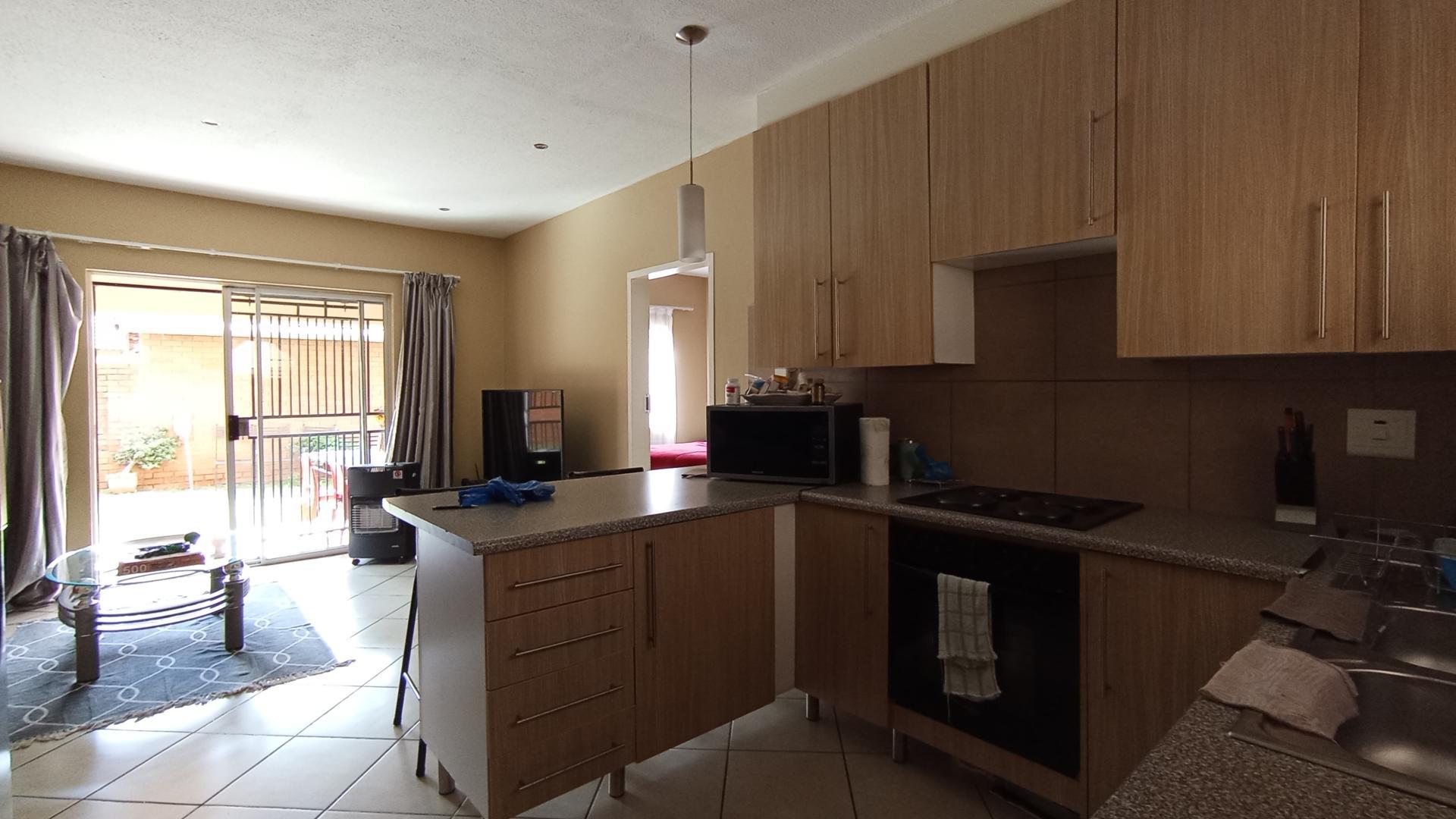 Kitchen - 12 square meters of property in Sagewood