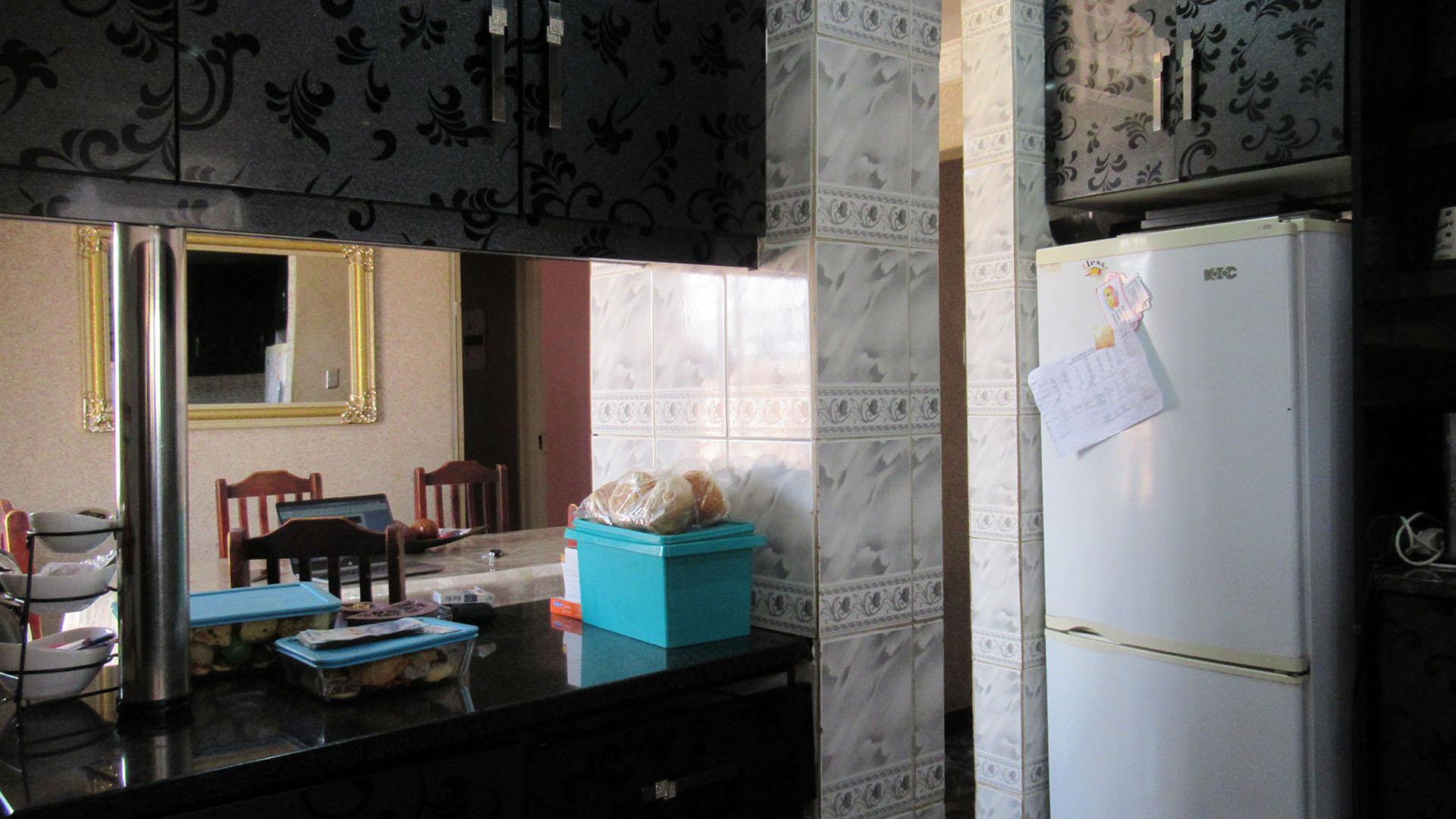 Kitchen - 9 square meters of property in Lenasia South