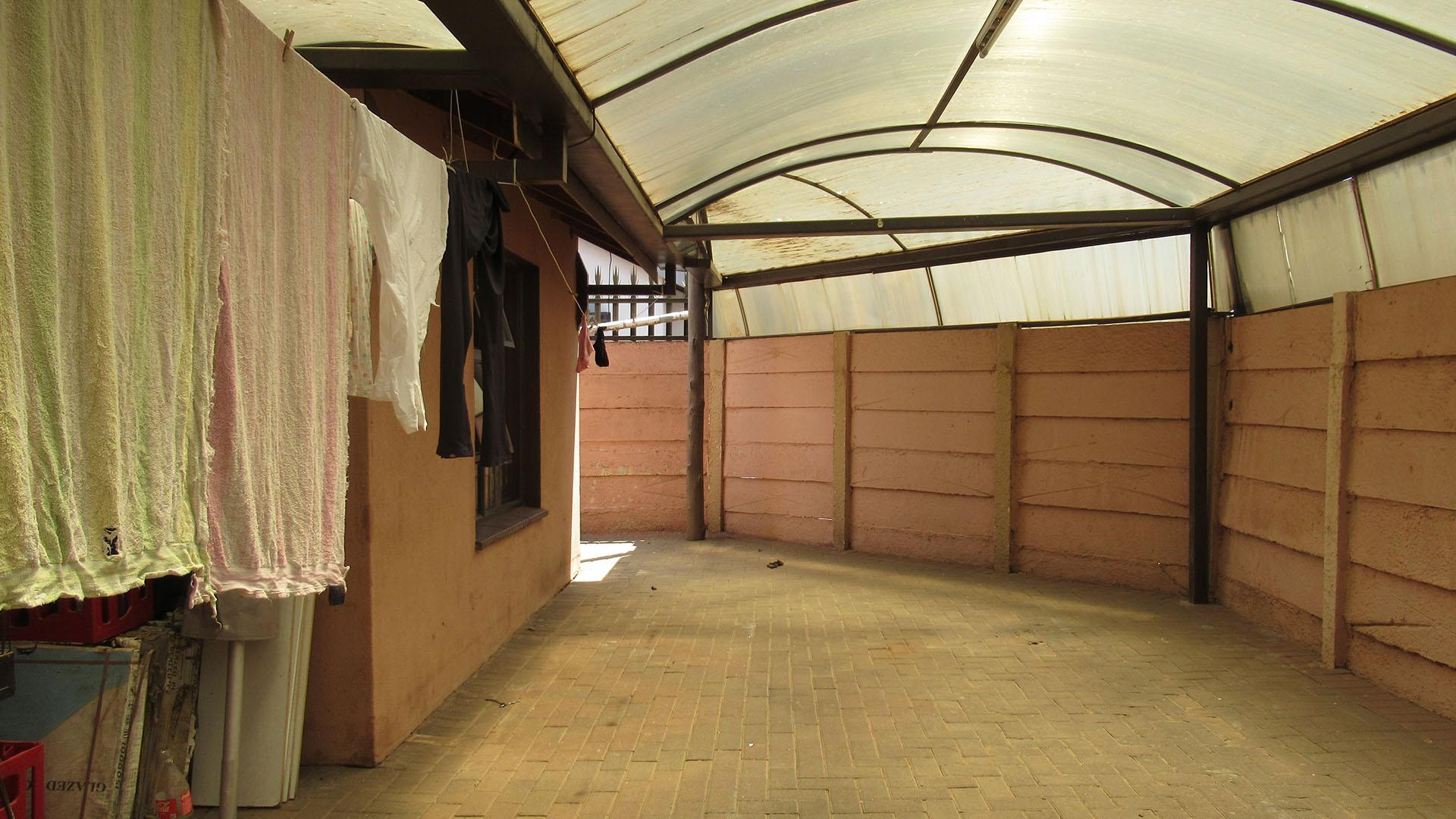 Spaces - 3 square meters of property in Lenasia South