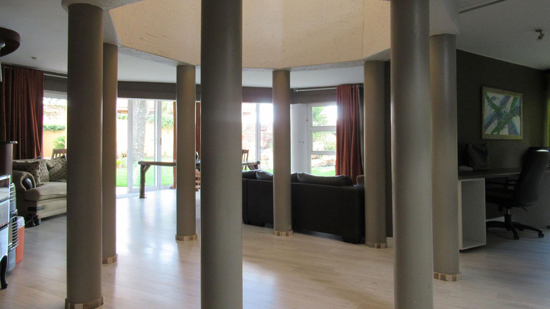 Spaces - 42 square meters of property in Noordheuwel