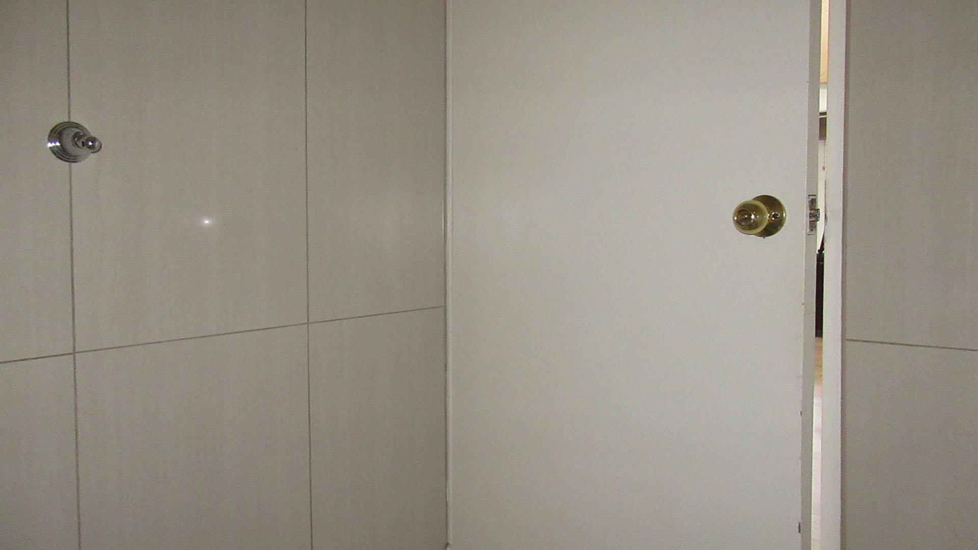 Guest Toilet - 2 square meters of property in Noordheuwel