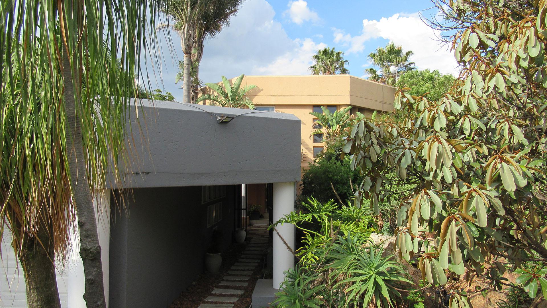 Front View of property in Noordheuwel