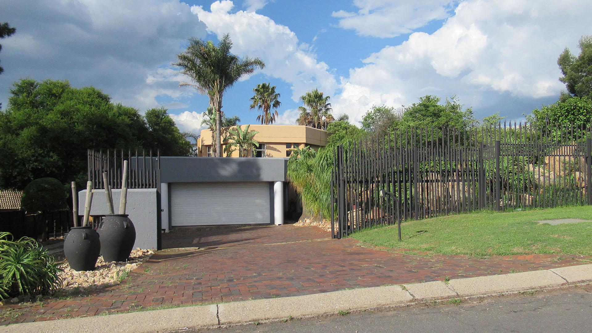 Front View of property in Noordheuwel