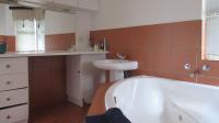 Main Bathroom - 10 square meters of property in Noordheuwel