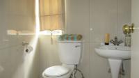 Guest Toilet - 2 square meters of property in Noordheuwel
