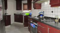 Kitchen - 13 square meters of property in Noordheuwel