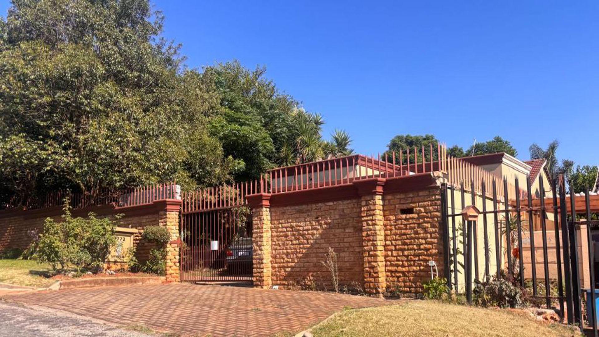 Front View of property in Lindhaven