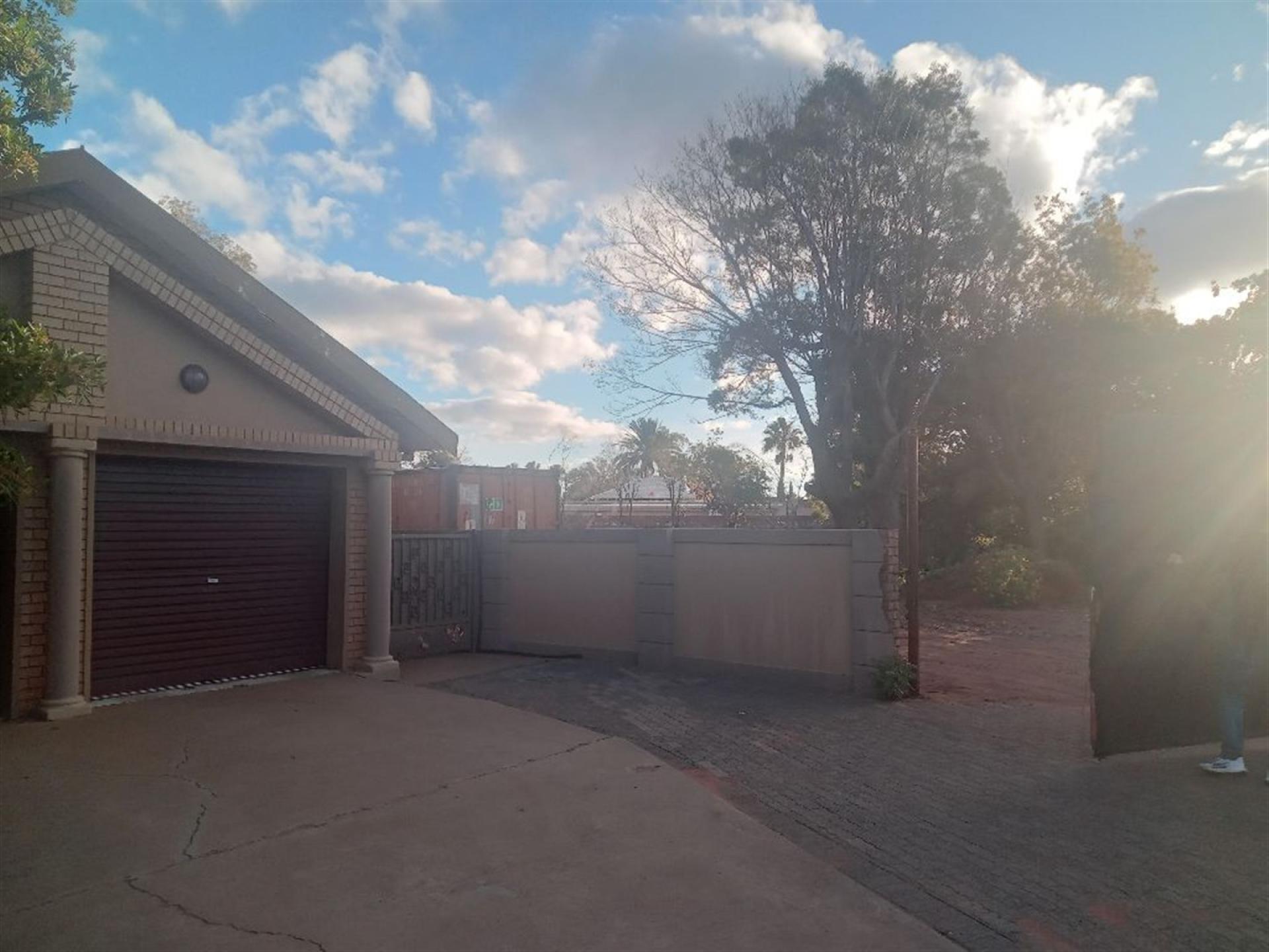 Front View of property in Christiana