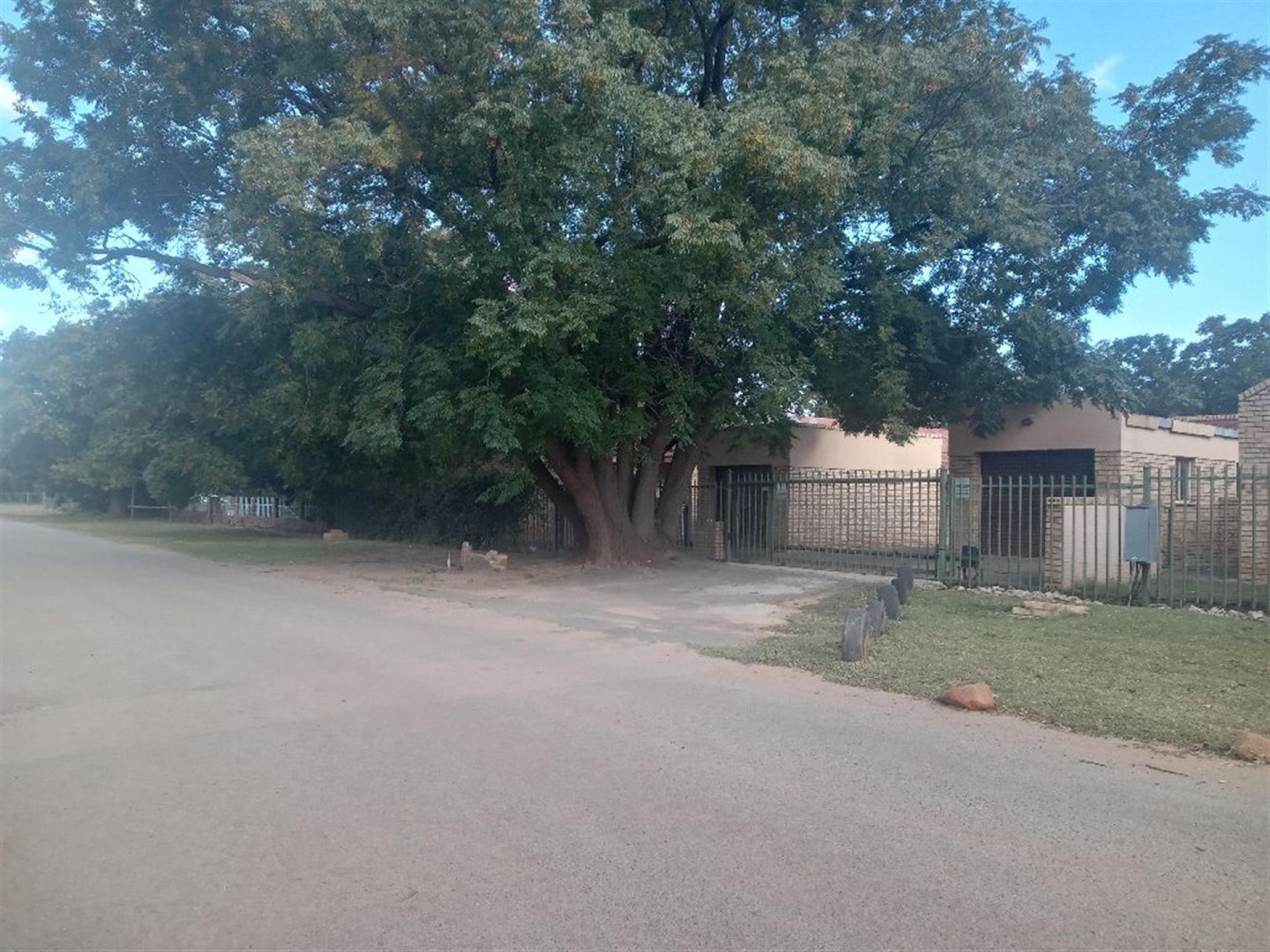 Front View of property in Christiana