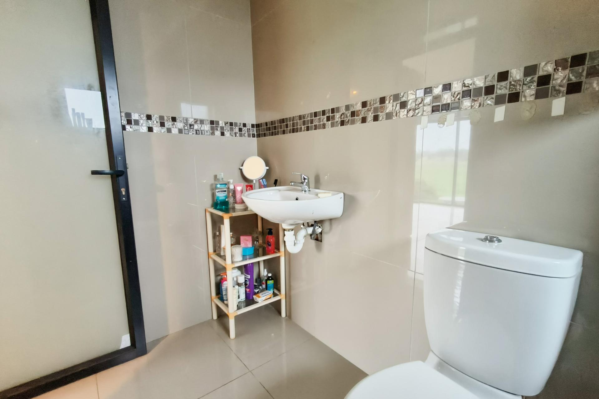 Bathroom 1 of property in Darling