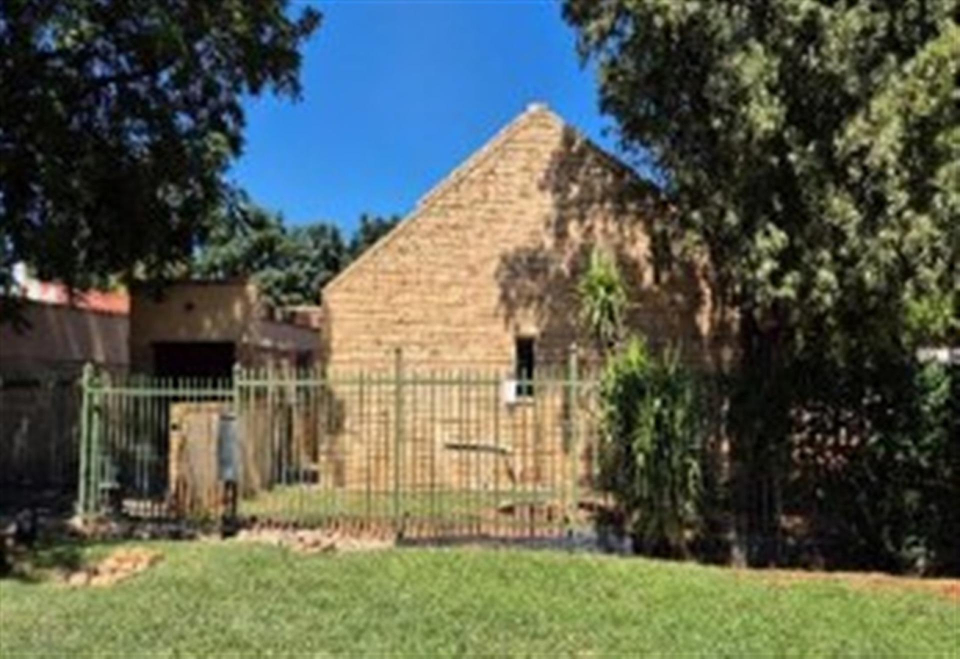 Front View of property in Christiana