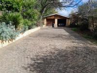 Front View of property in Lombardy East