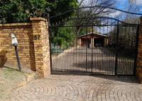 Front View of property in Lombardy East