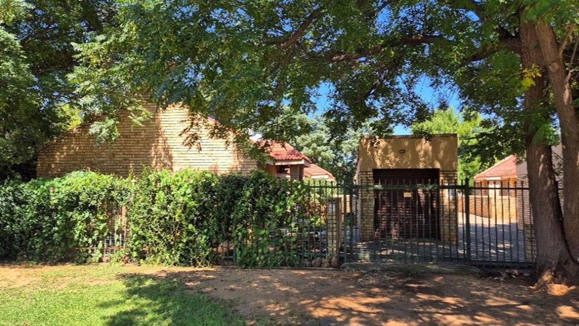 Front View of property in Christiana