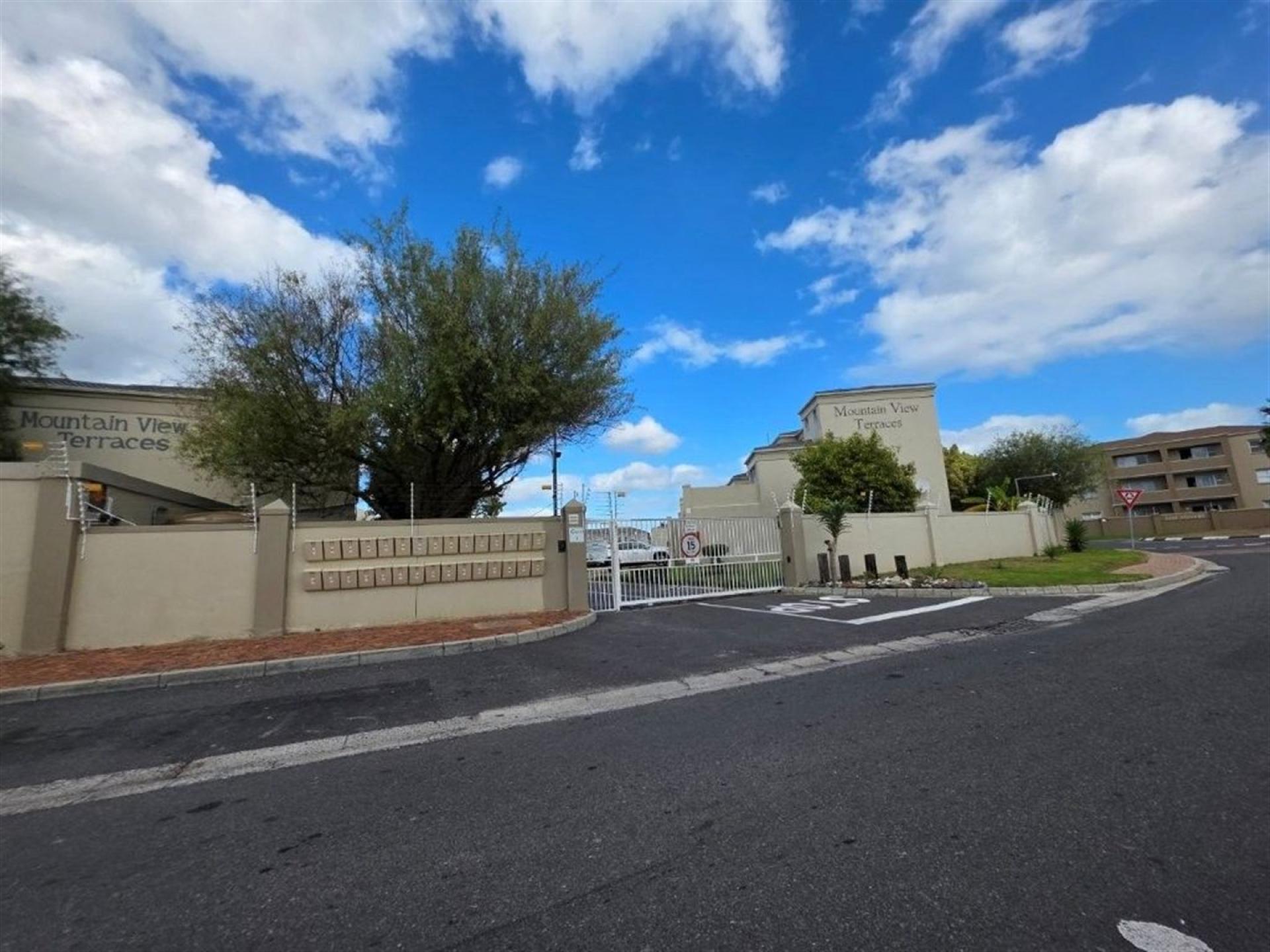 Front View of property in Parklands