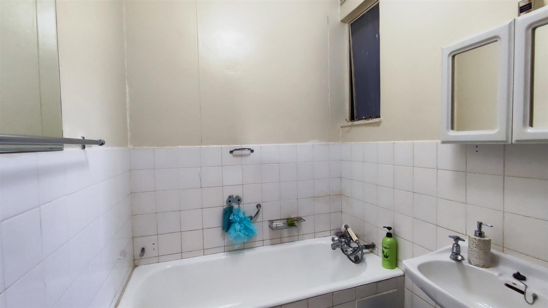 Bathroom 1 - 6 square meters of property in Morehill