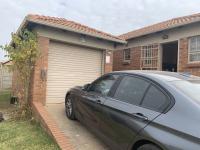 Front View of property in Olievenhoutbos