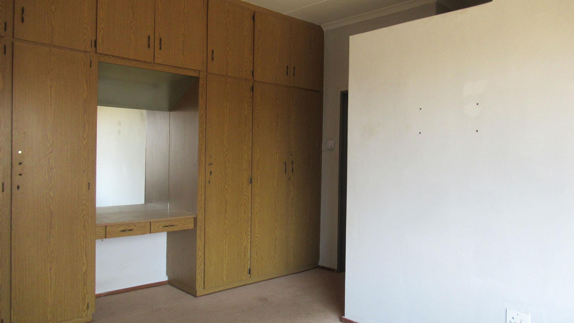 Main Bedroom - 23 square meters of property in Rant-En-Dal