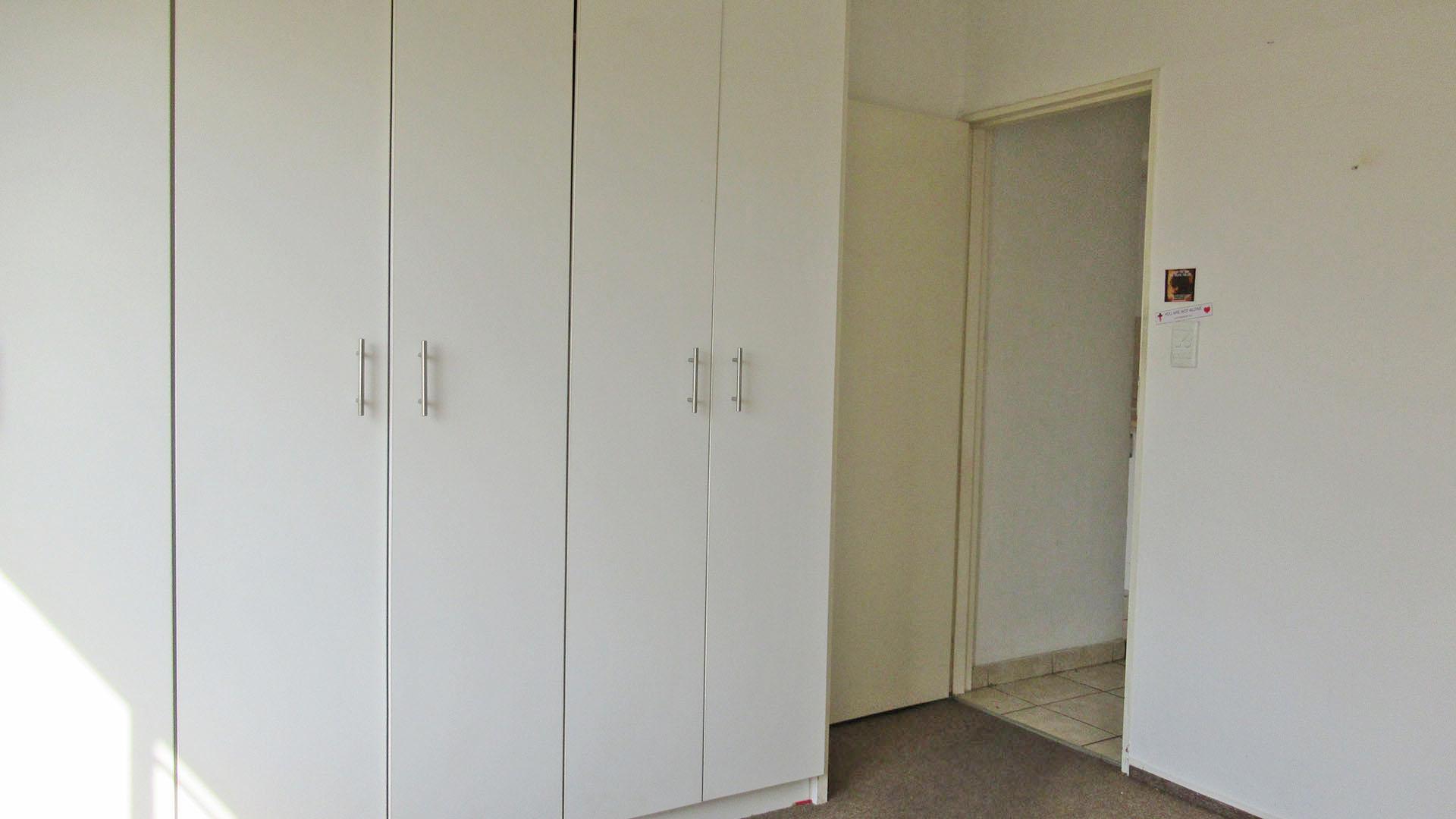 Main Bedroom - 12 square meters of property in Strubensvallei