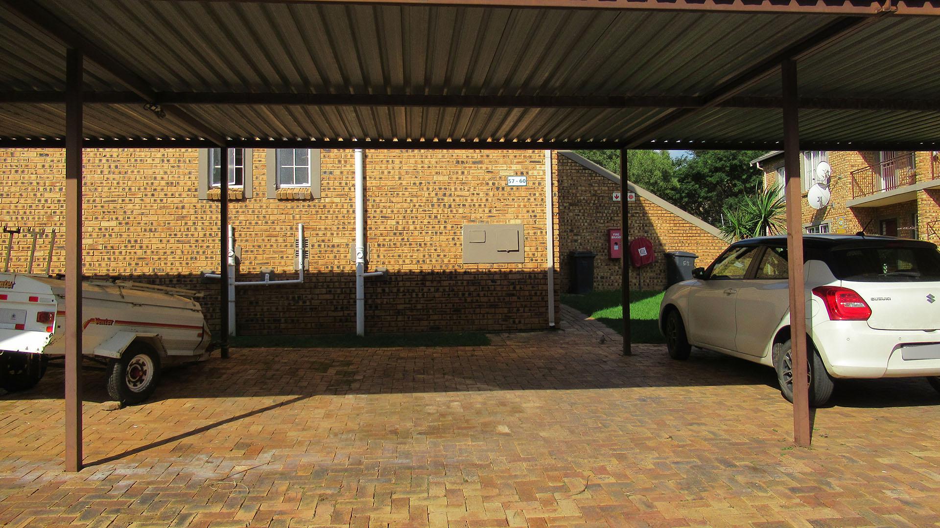 Front View of property in Strubensvallei