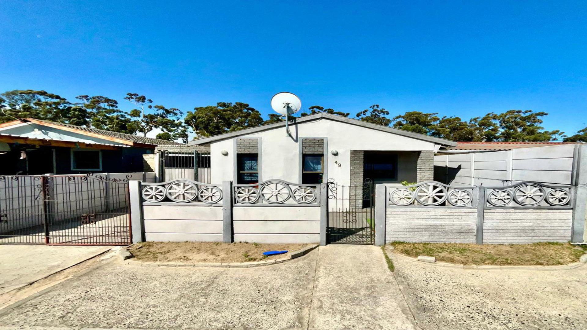 Front View of property in Wesfleur