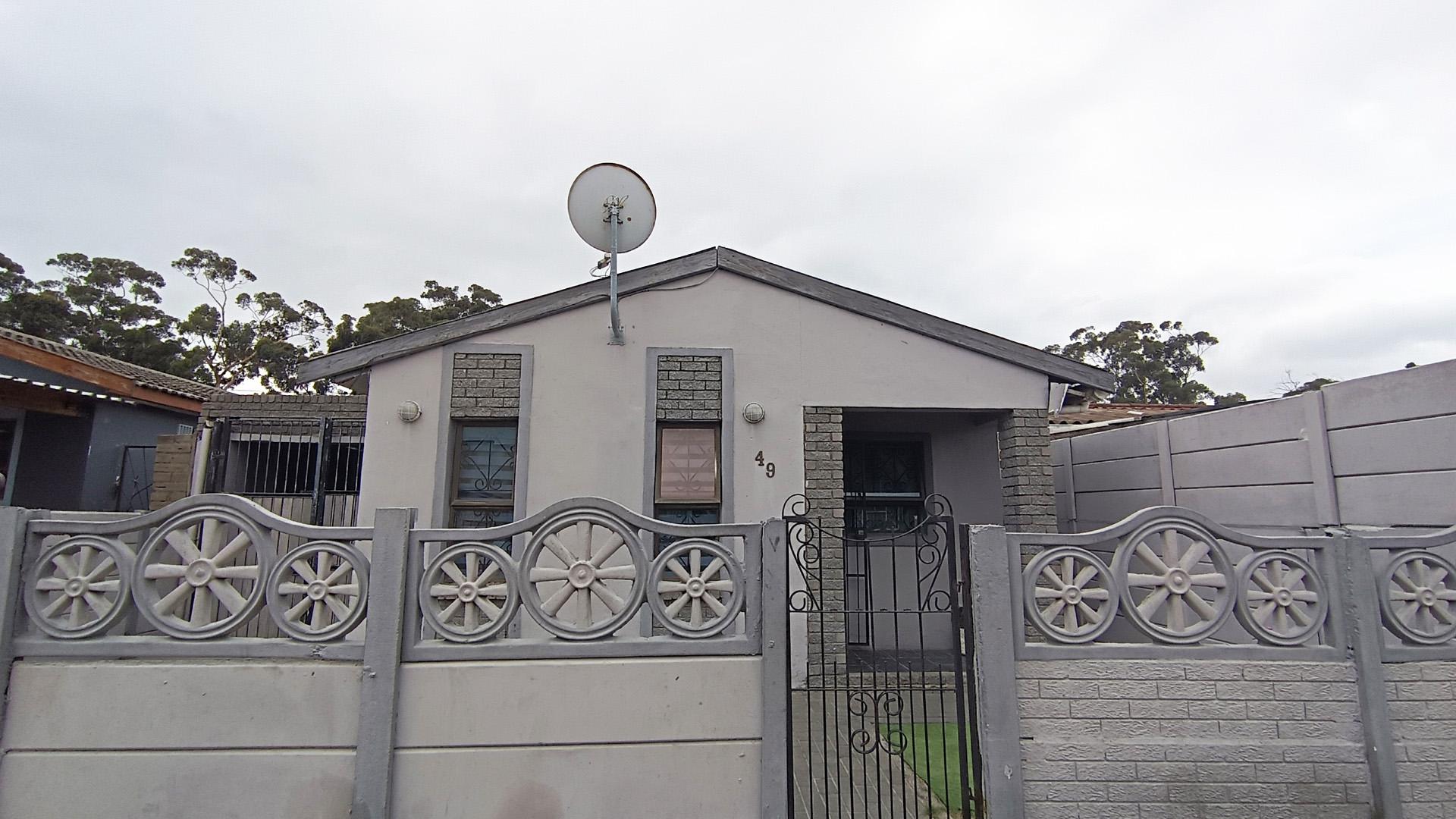 Front View of property in Wesfleur