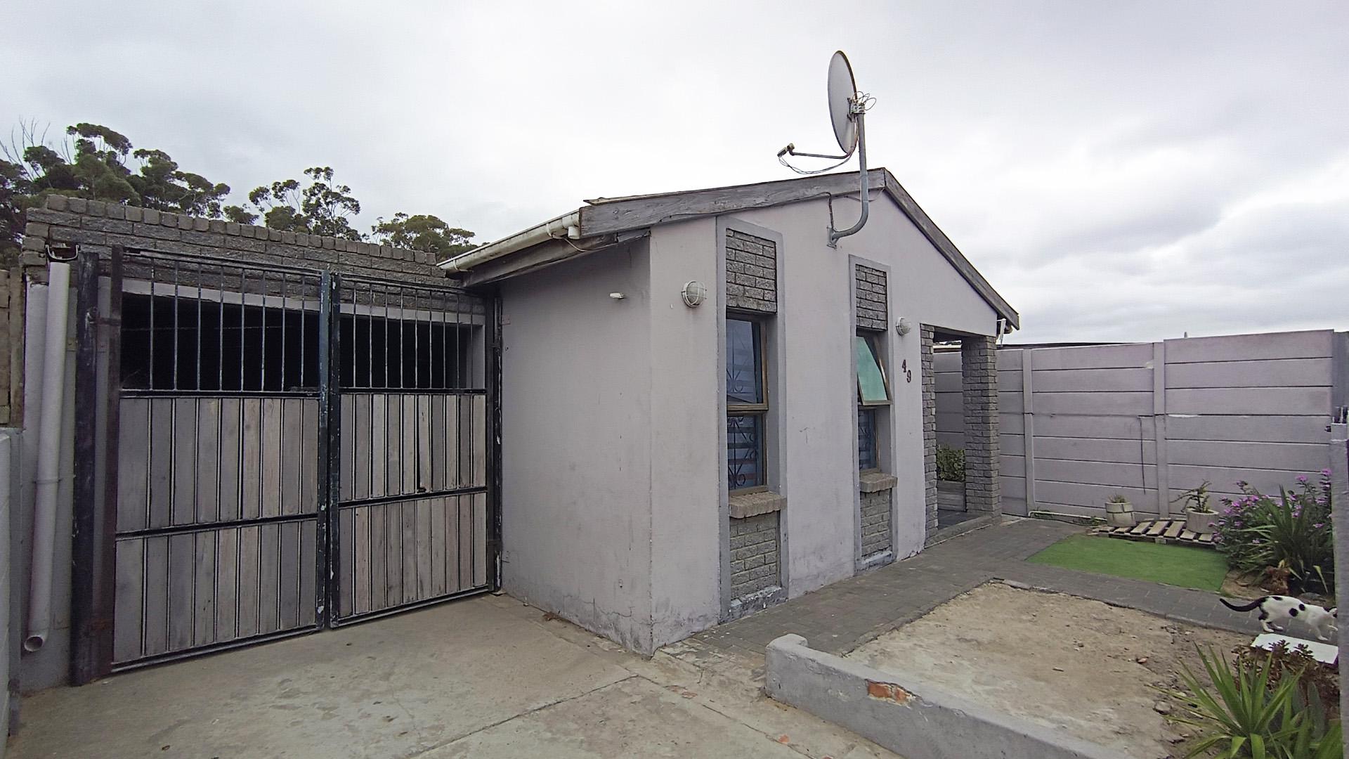 Front View of property in Wesfleur