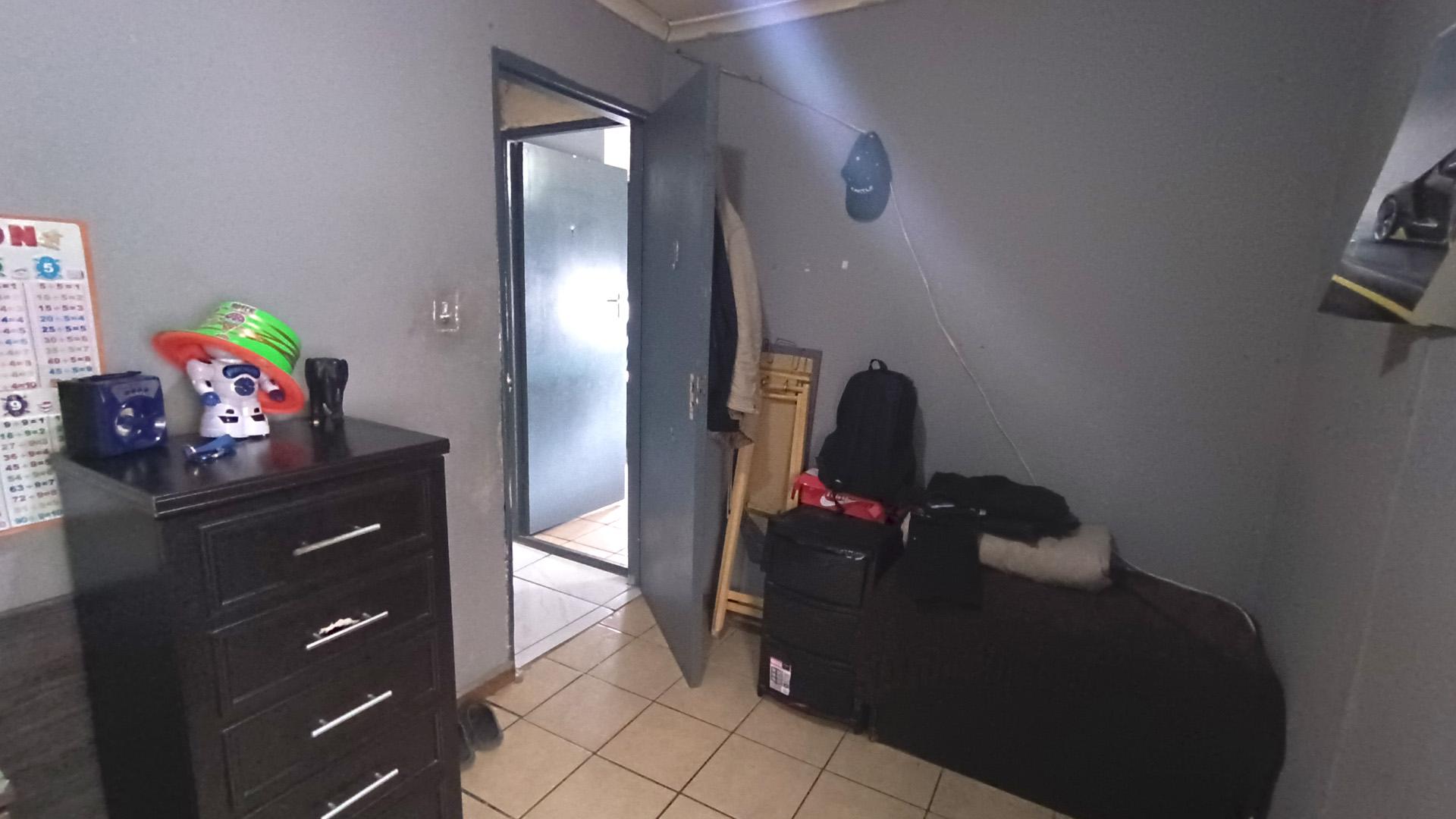 Bed Room 1 of property in Wesfleur