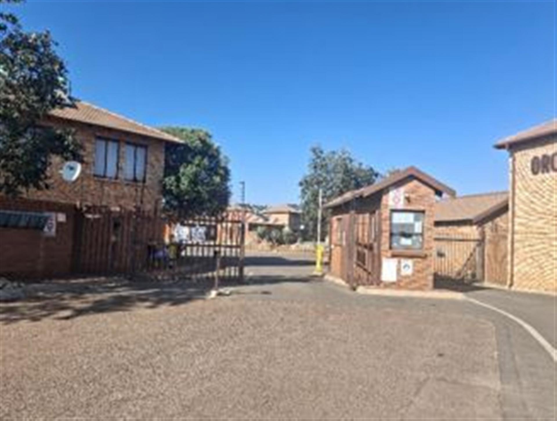Front View of property in The Orchards