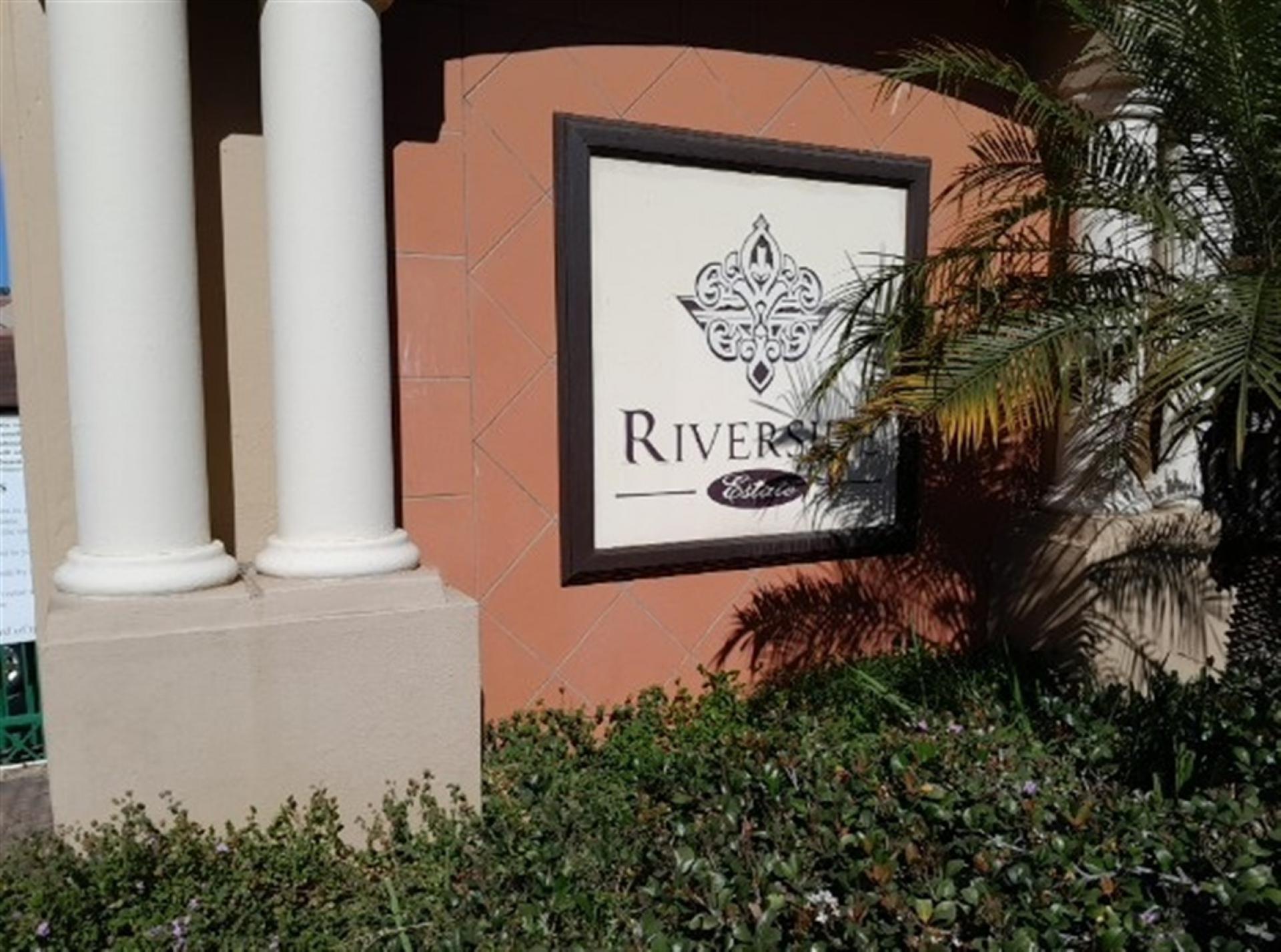Front View of property in Riverside Park