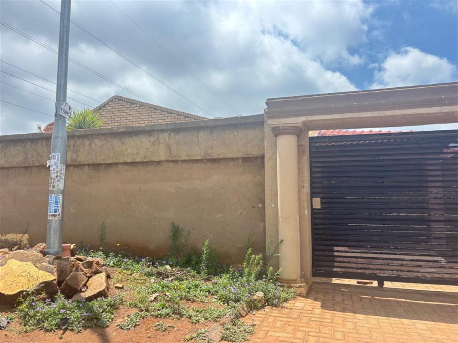 Front View of property in Protea North
