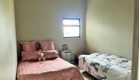 Bed Room 2 of property in Kidds Beach