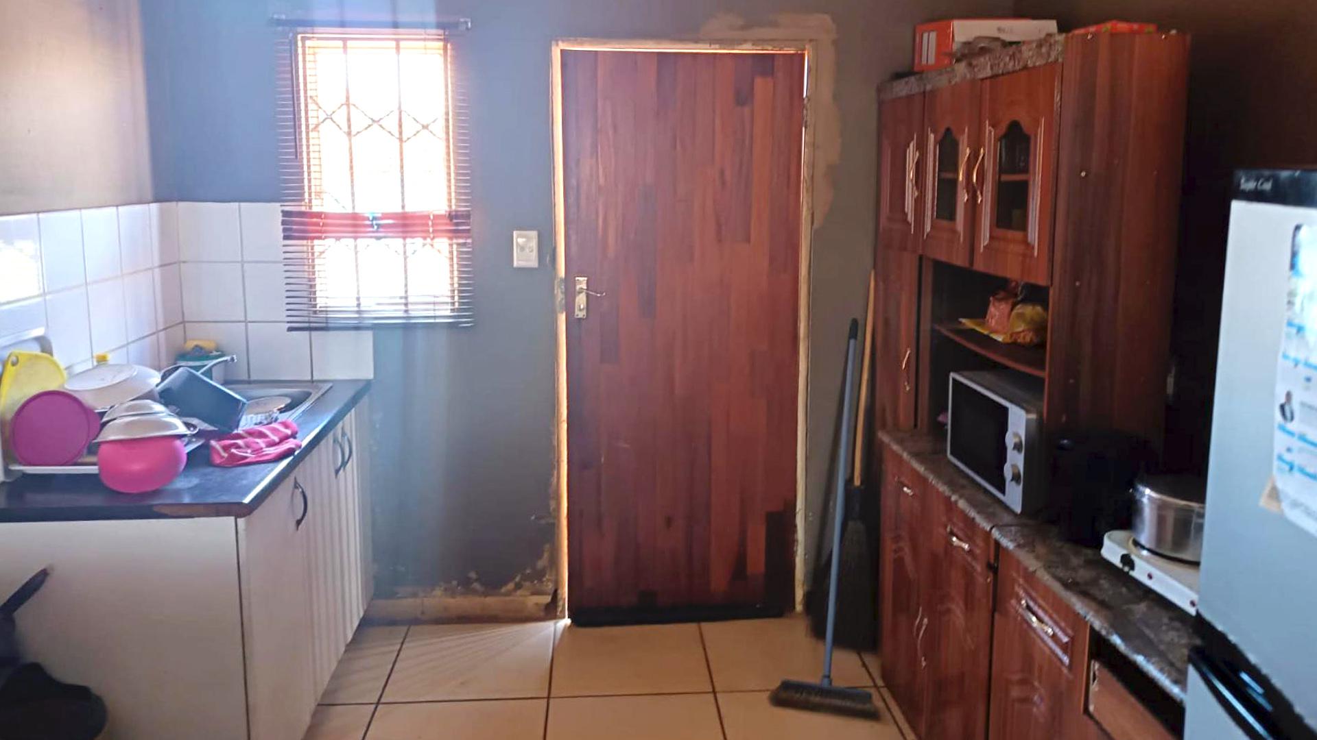 Kitchen of property in Protea Glen