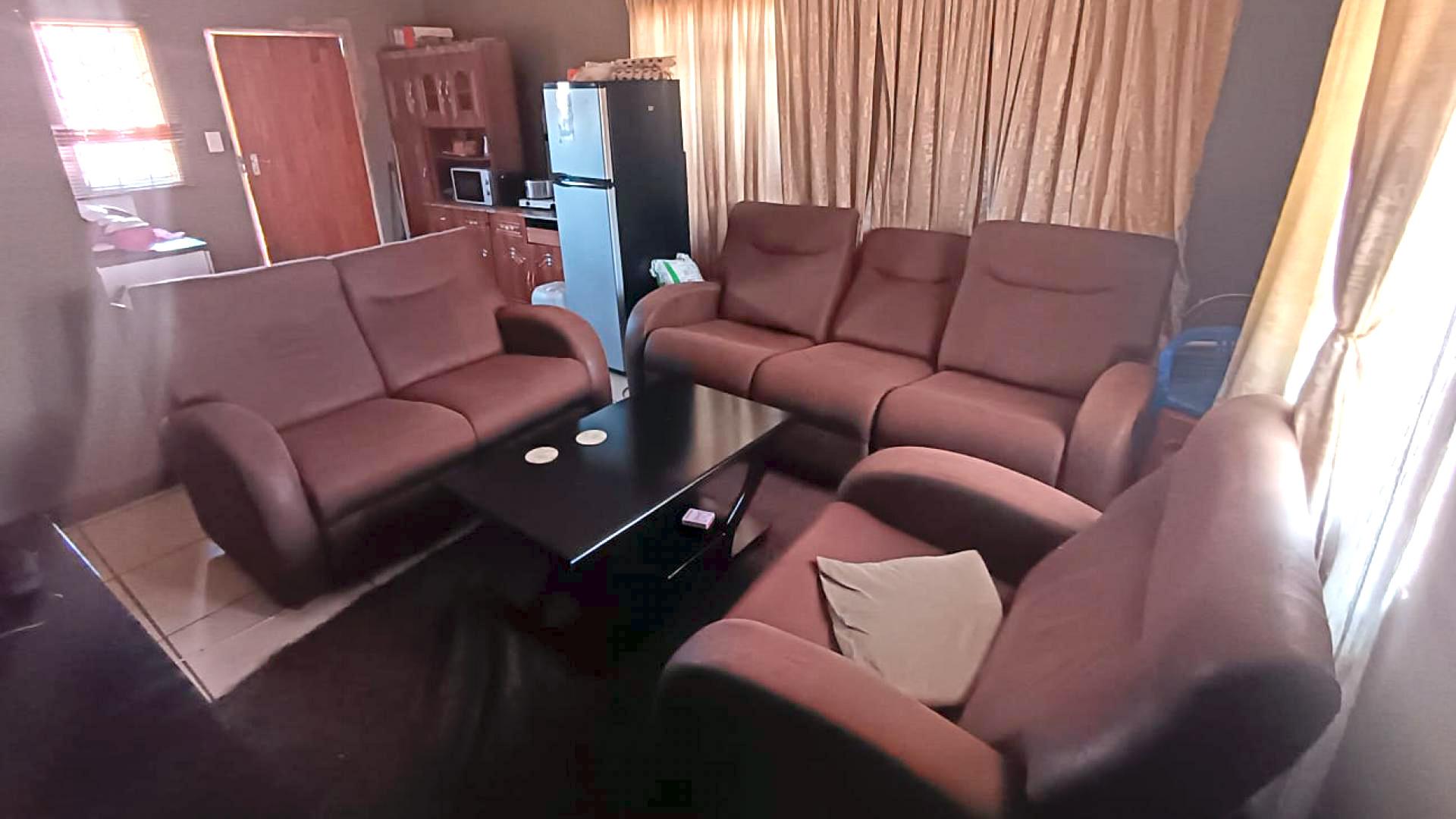 Lounges of property in Protea Glen