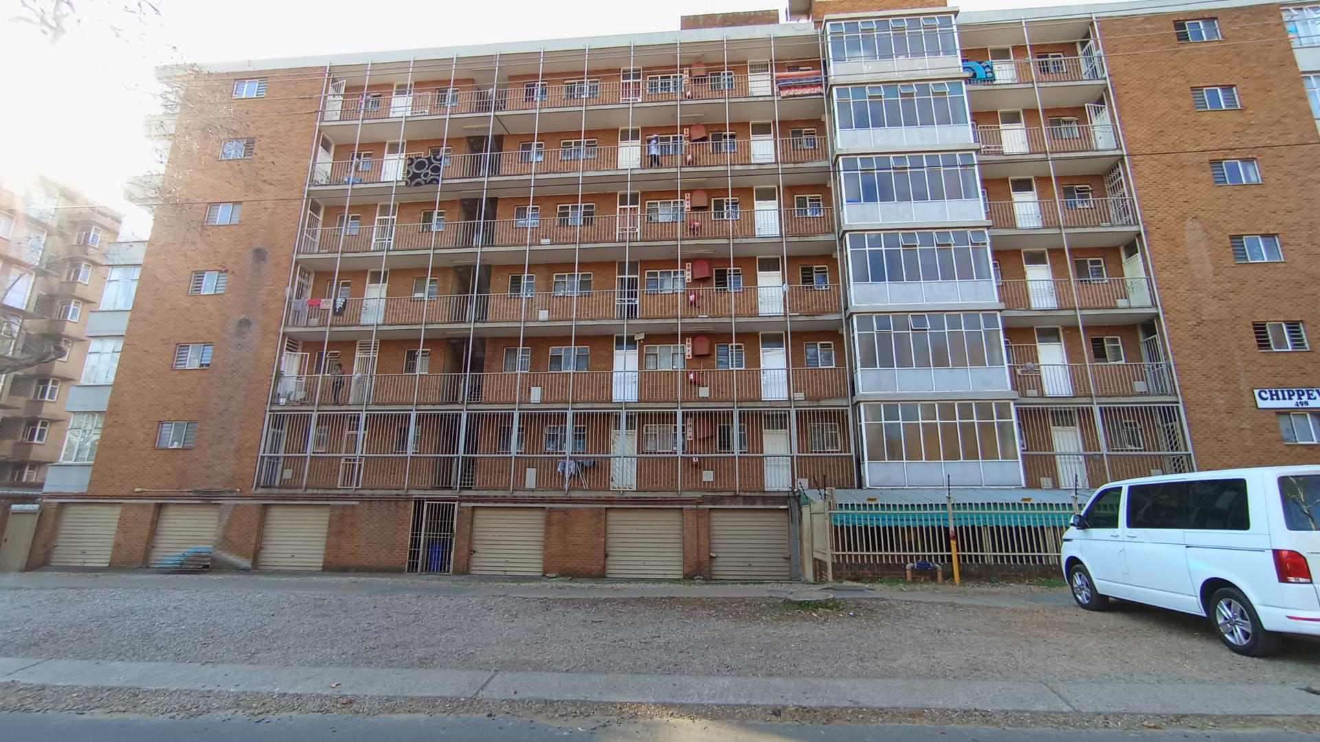 Front View of property in Sunnyside
