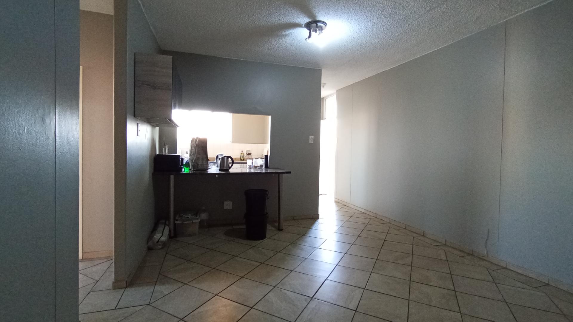 Lounges - 20 square meters of property in Sunnyside