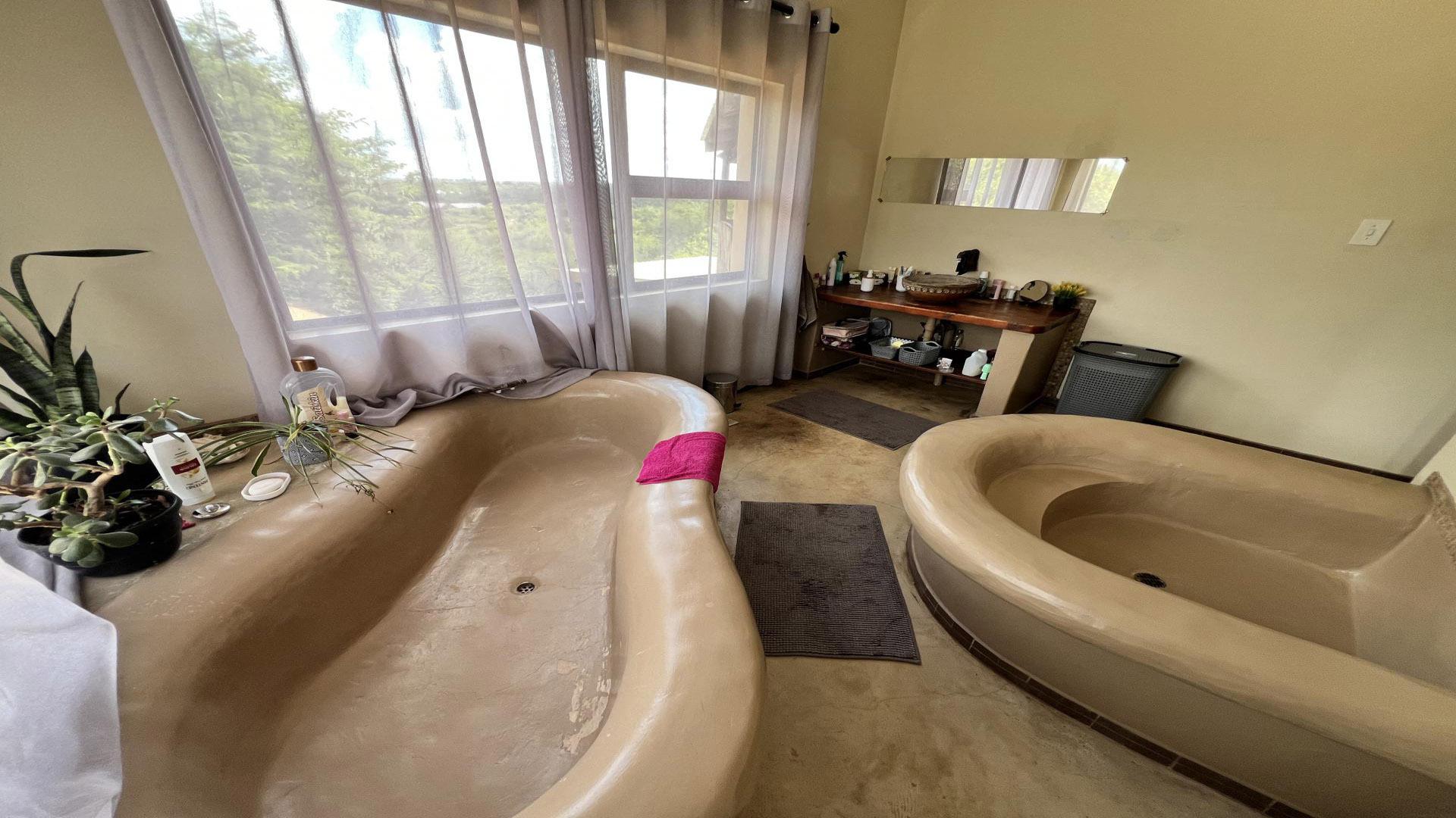 Bathroom 2 of property in Buffelsdrift