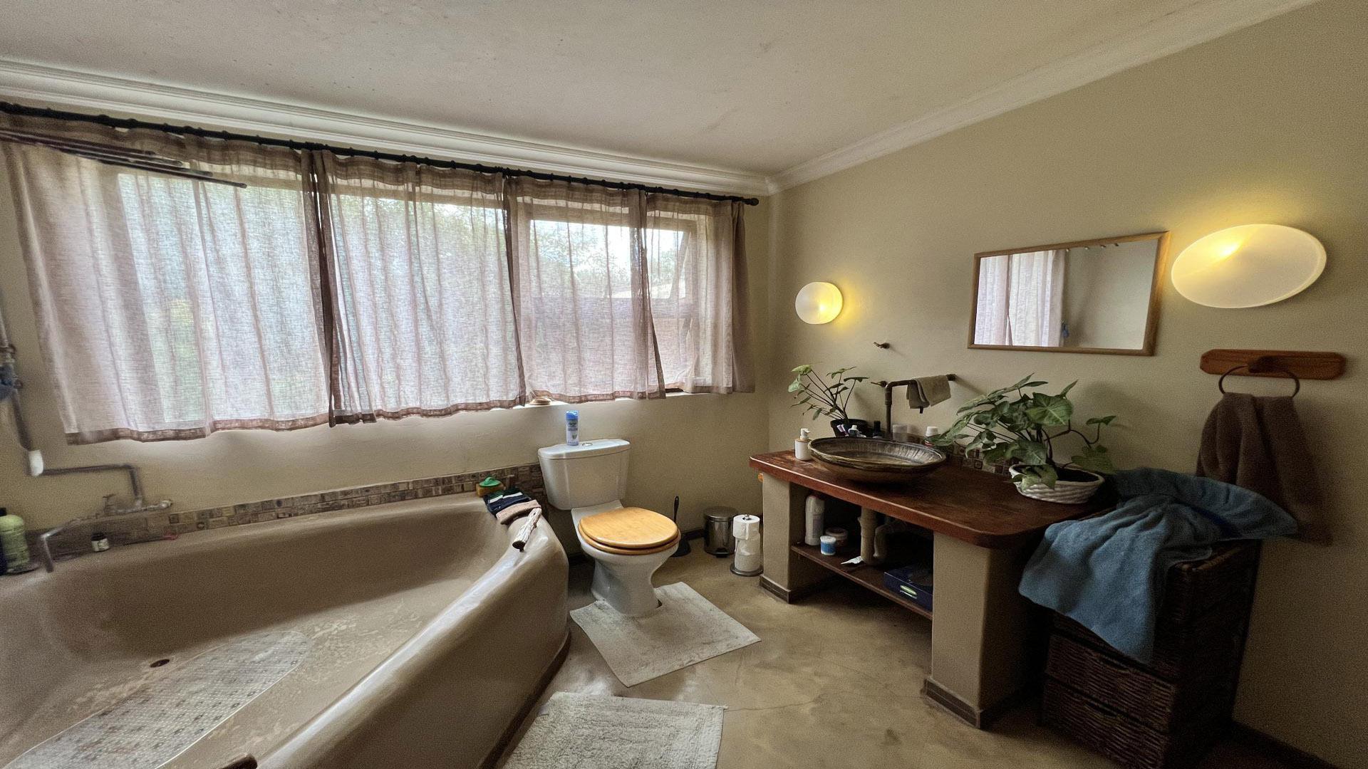 Bed Room 1 of property in Buffelsdrift