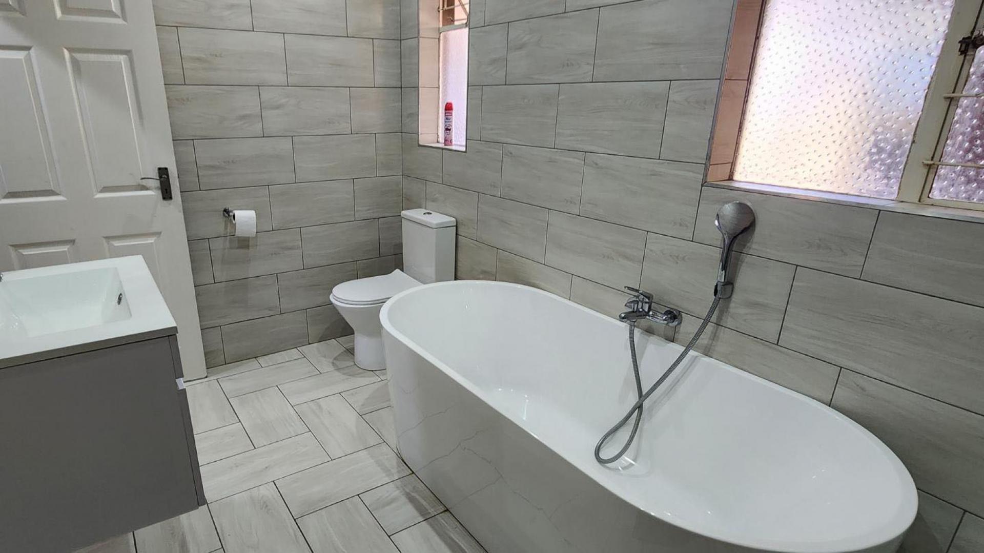 Bathroom 2 of property in Flimieda