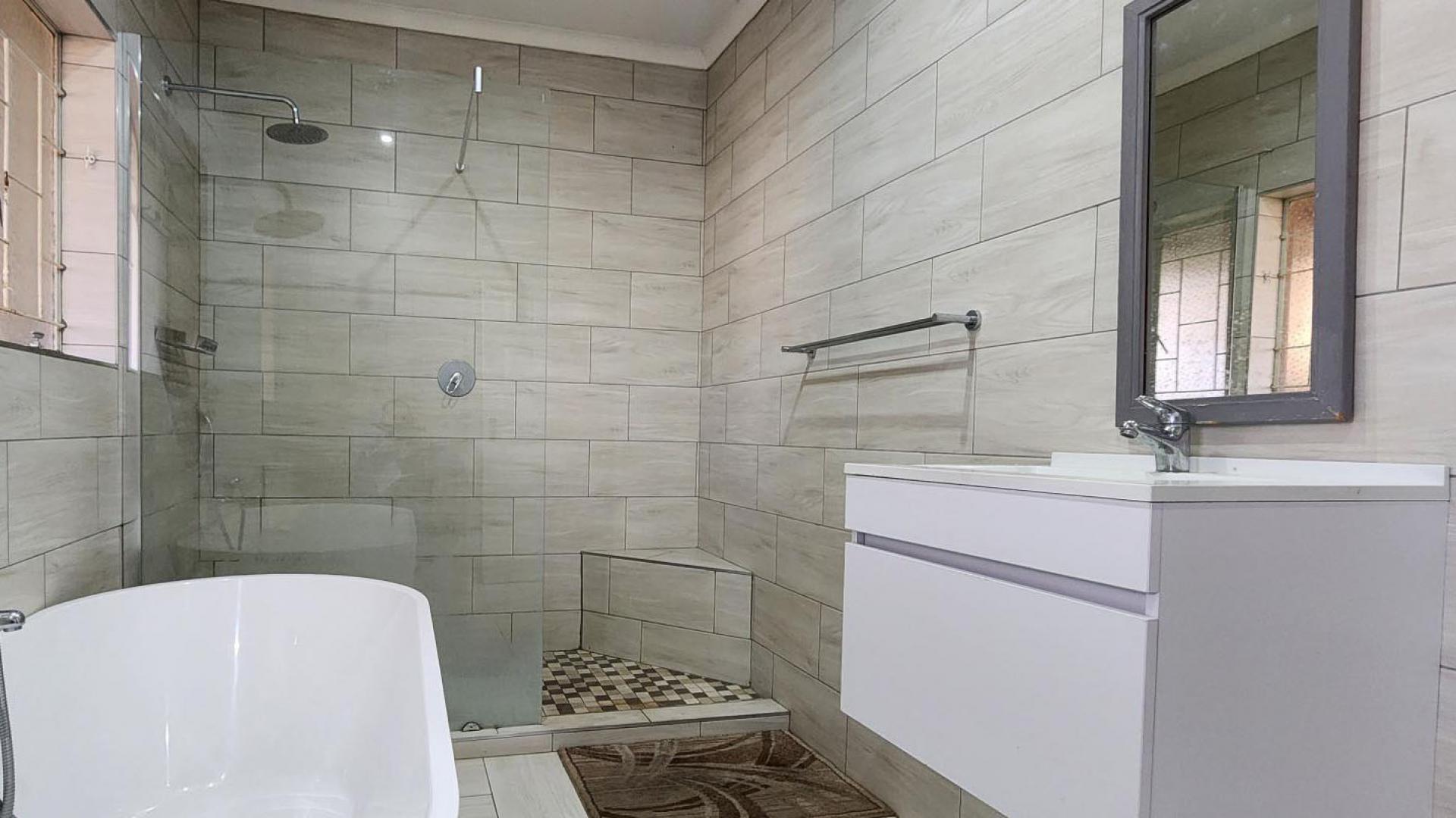 Bathroom 2 of property in Flimieda