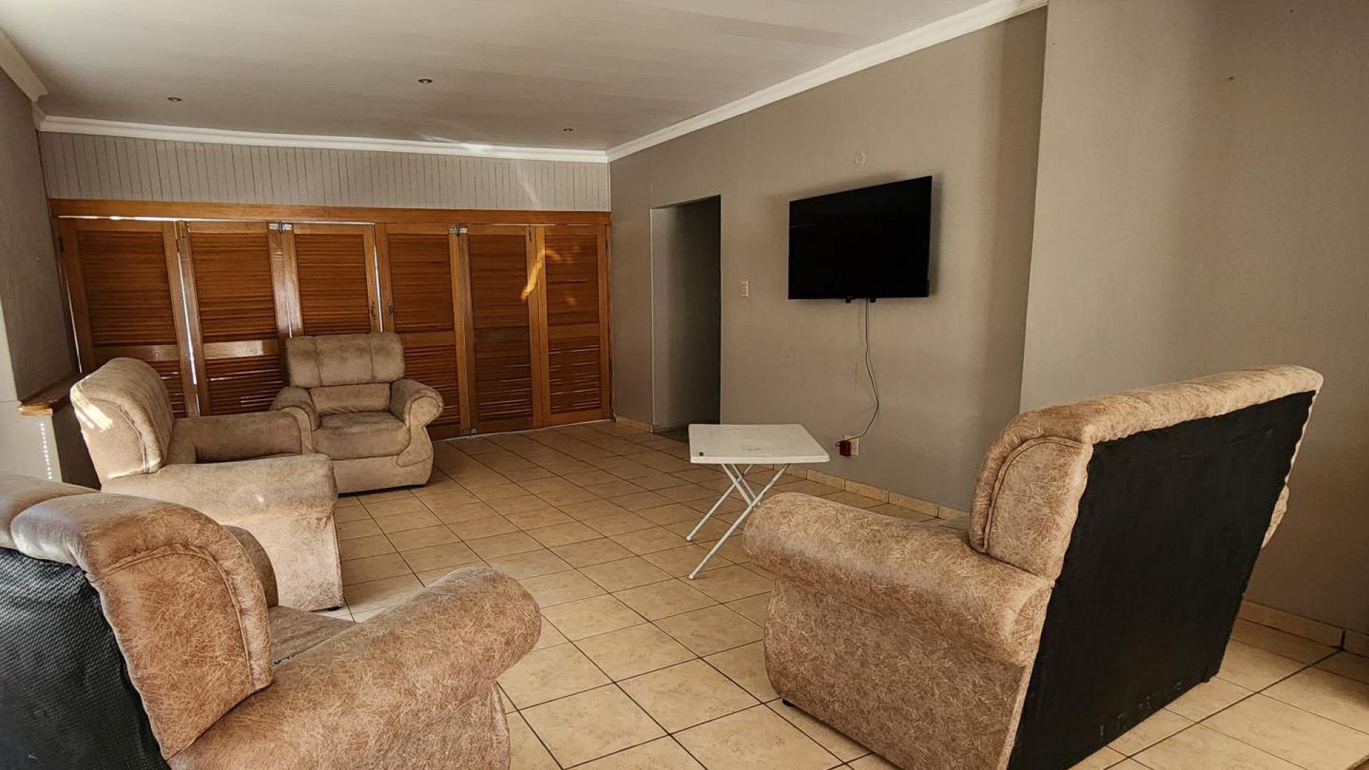 Lounges of property in Flimieda