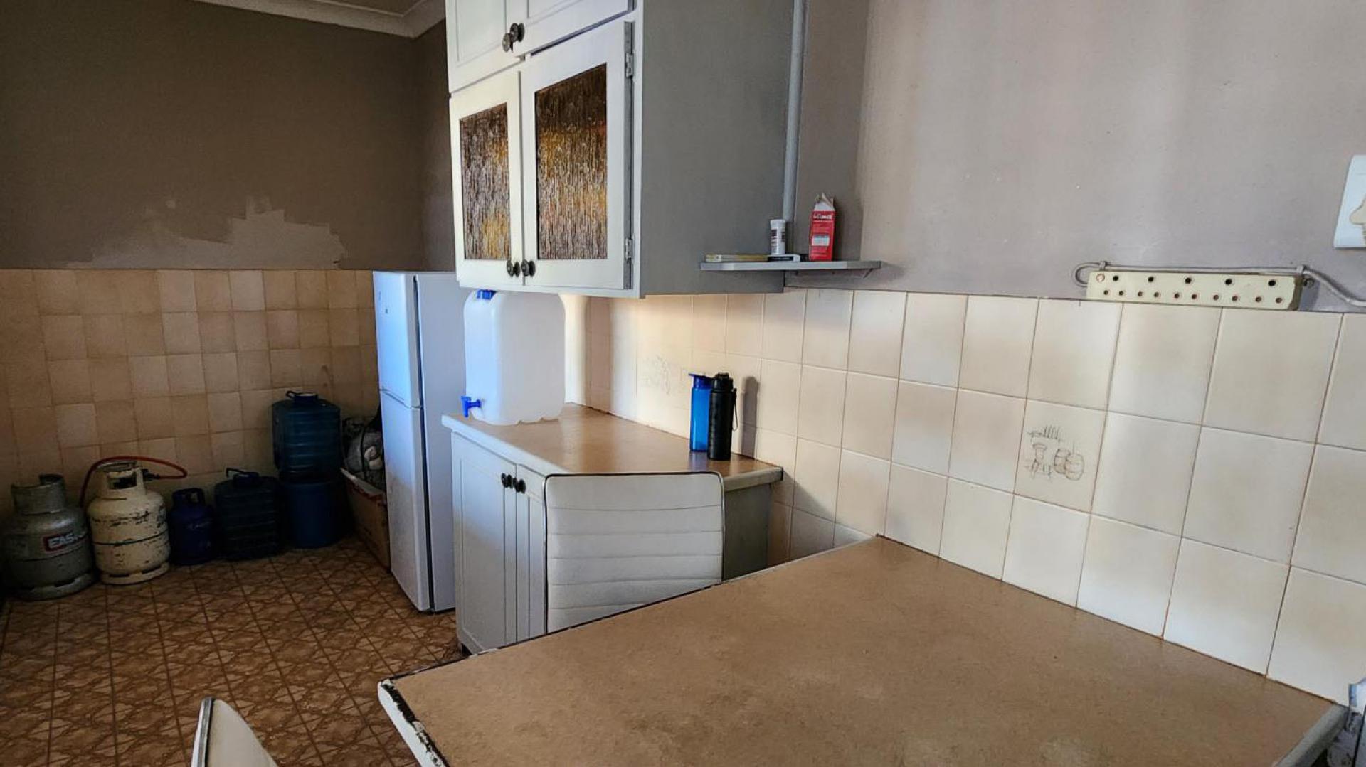 Kitchen of property in Flimieda